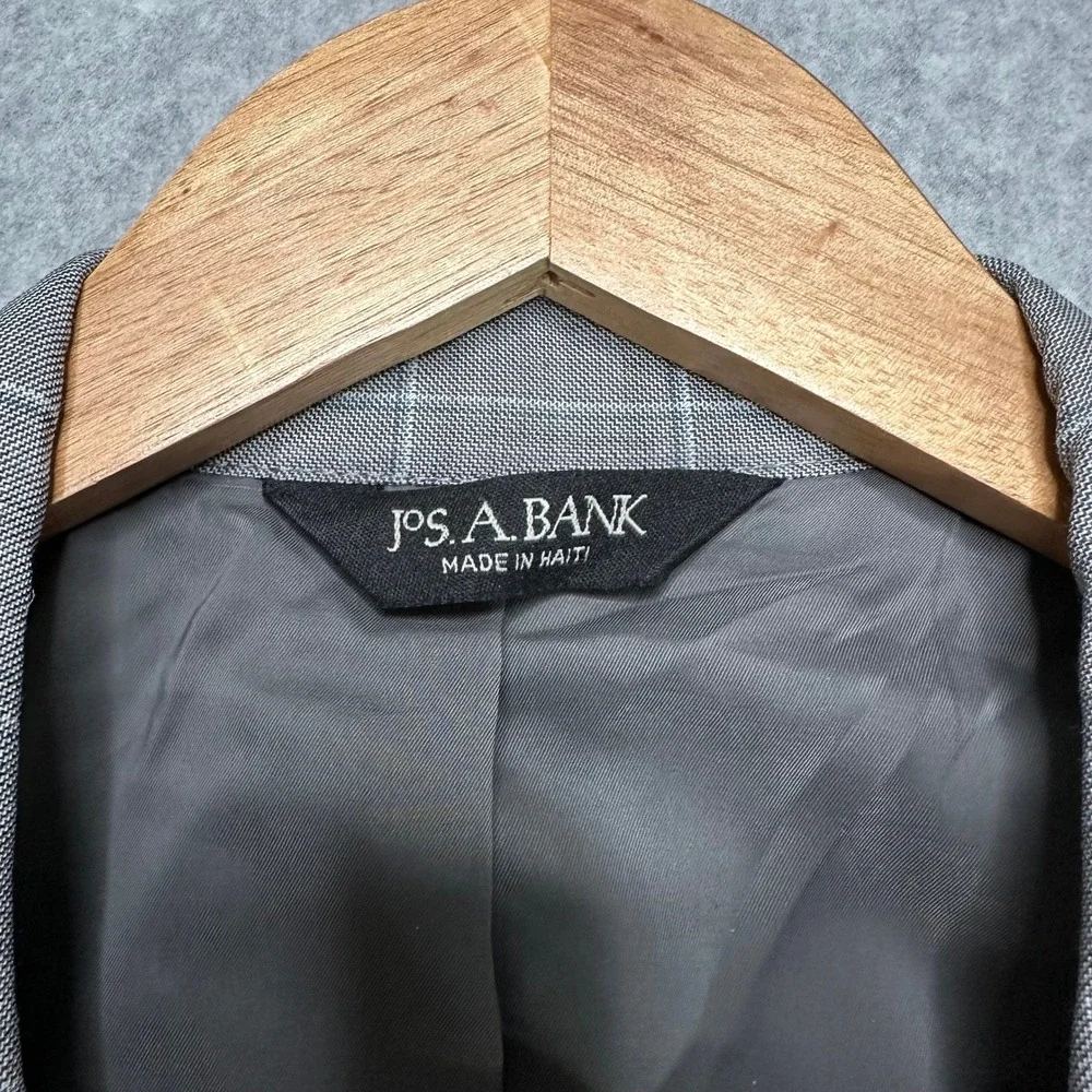 Jos A Bank Mens 46 XLG Tailored Fit Plaid Blazer Sport Coat Jacket Gray Wool